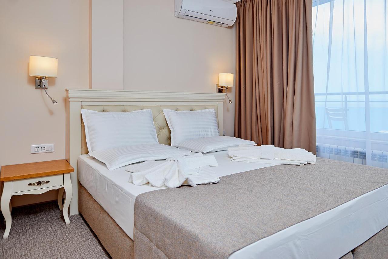 Hotel Neptun Pomorie Exterior foto